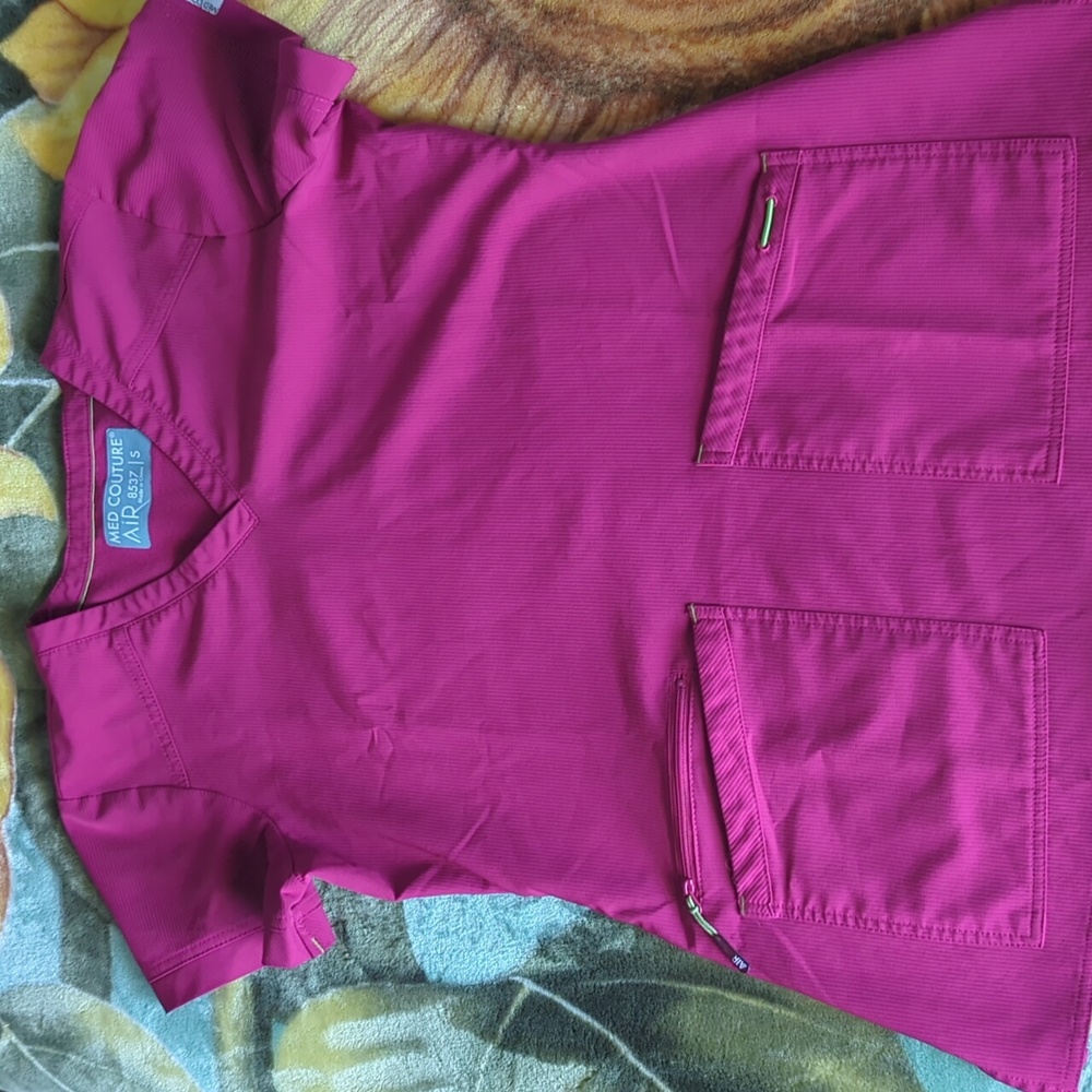 Med Couture Air Small Magenta Scrub Top